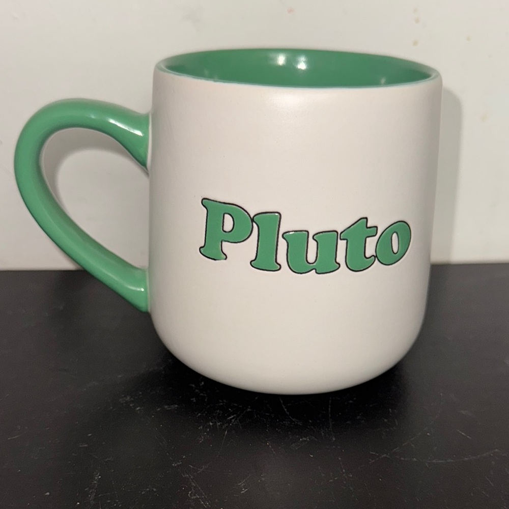COPY - DISNEY PLUTO MUG with Green Handle - Picture 2 of 3